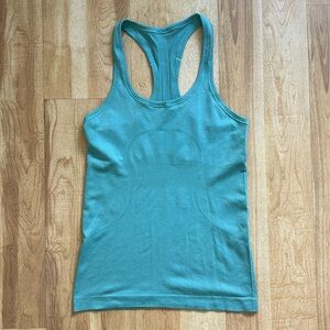 lululemon swiftly Tech Hawaii Islands Print Blue Racer Back Tank Top Size S/M